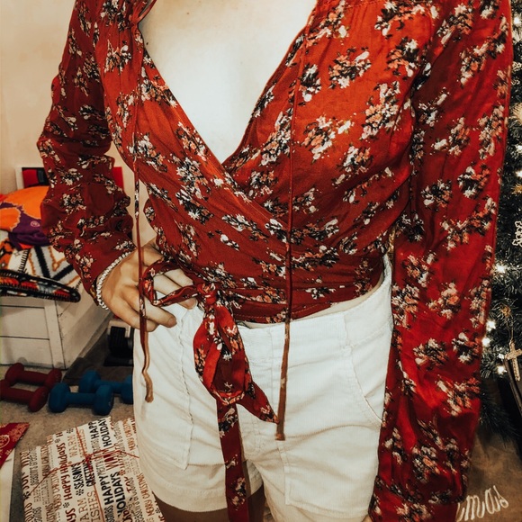 Vestique Wrap Floral Tie Top - Picture 2 of 4